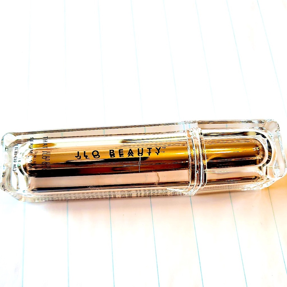 Never used! Only has a small crack on the side bottle. Shown in pictures